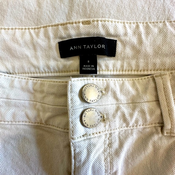 Ann Taylor High Rise Wide Leg Cropped Cream Colored Jeans size 8 - Picture 2 of 4